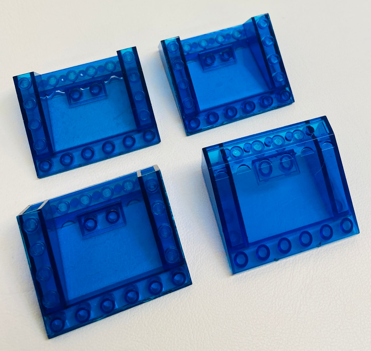 LEGO Classic Space Windscreen / Inverted Slope 33 5x6x2 Pack of 4 Trans Dark Blue