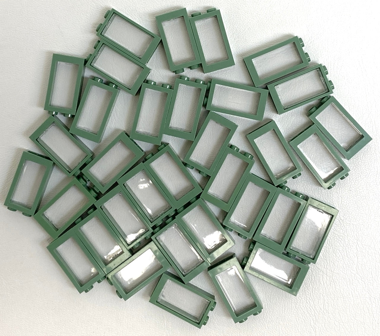 LEGO Window 1x2x3 Pack of 34 Sand Green / Trans Clear