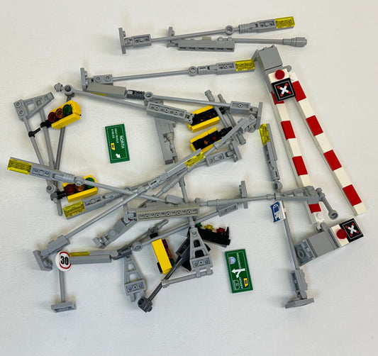 LEGO Road Signs, Traffic Lights, Railway Crossing Mixed Fun Pack City Town