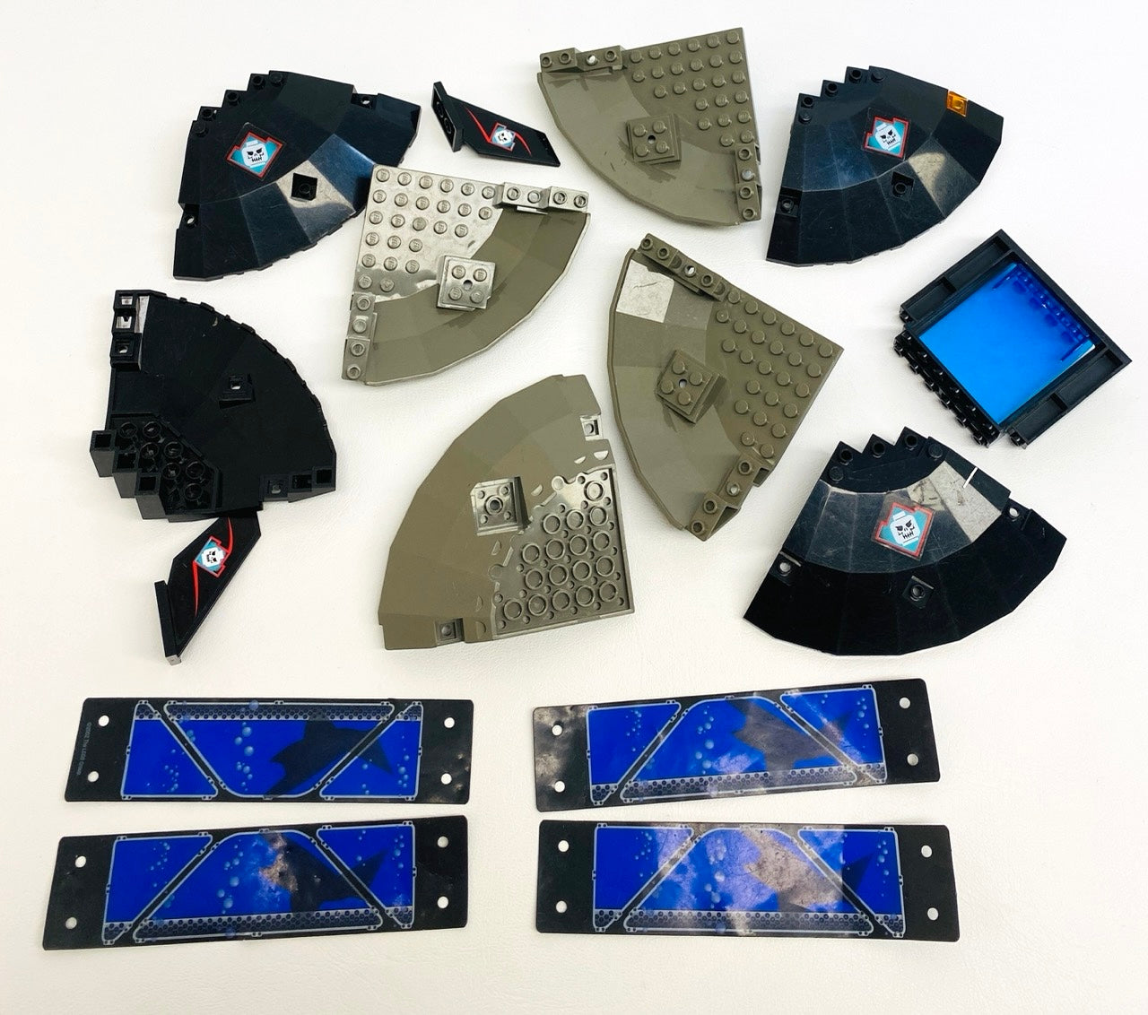 LEGO Alpha Team Ogel Underwater Base Fun Pack - Mixed Saucer Pieces Plastic Panels and Tailfins