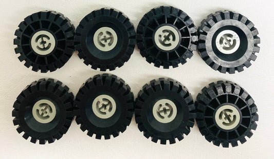 LEGO Vintage Technic Wheel Pack of 8 With Light Grey Hubs (Old Shade)