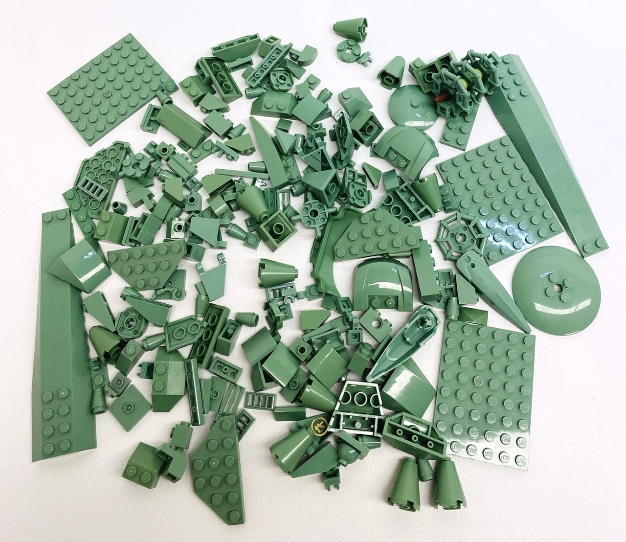 LEGO Sand Green Fun Pack Mixed Pieces