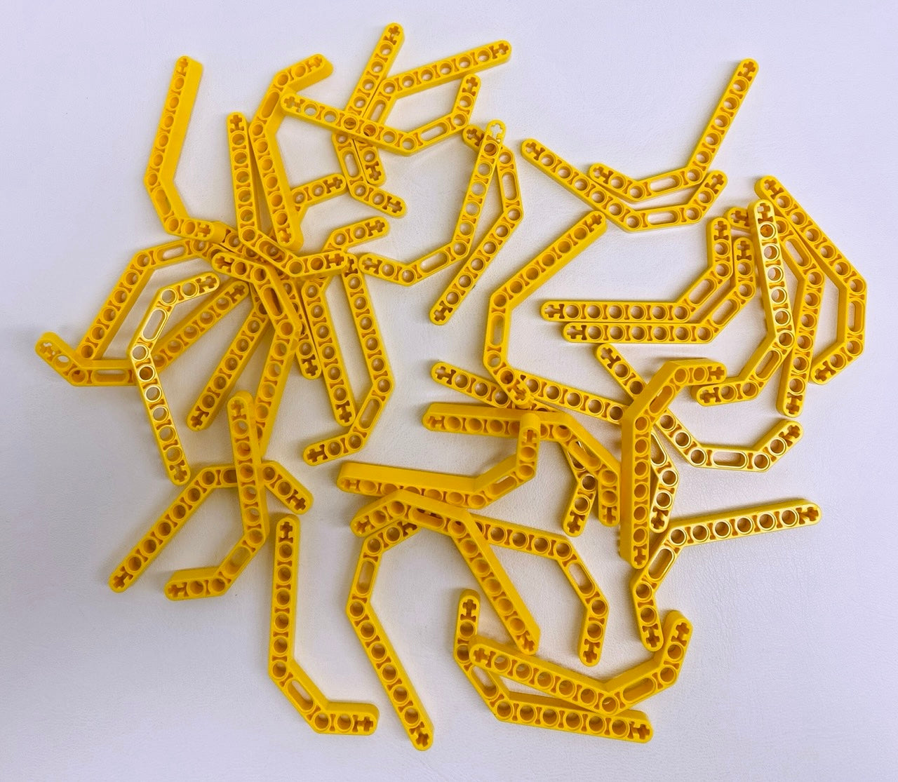 LEGO Technic Bent Liftarm 1x11.5 Fun Pack Yellow