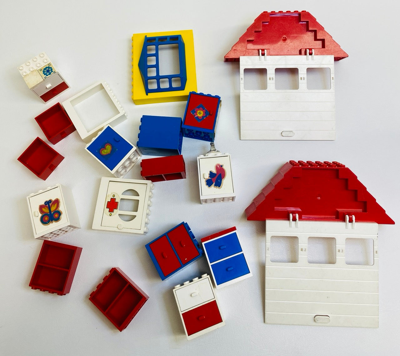 LEGO Vintage Homemaker Fun Pack Mixed Cupboards / Cabinets / Drawers and More
