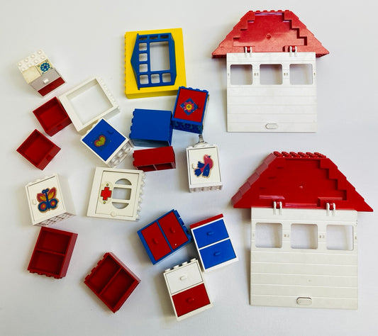 LEGO Vintage Homemaker Fun Pack Mixed Cupboards / Cabinets / Drawers and More