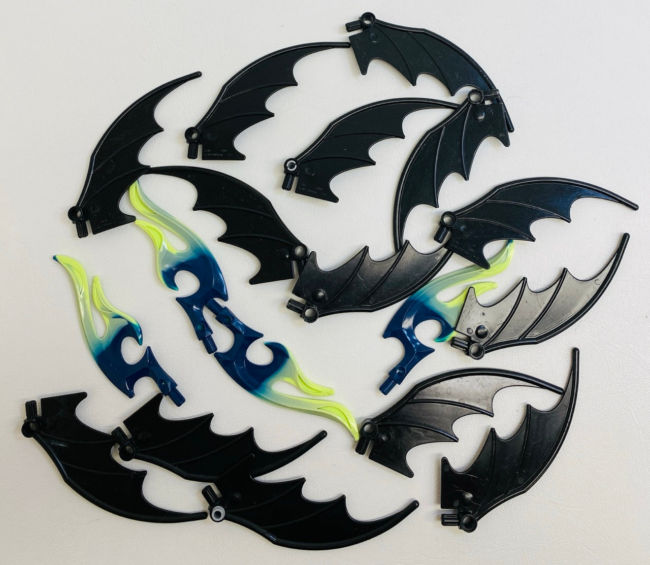 LEGO Bat / Dragon Wings Fun Pack Black and Dark Blue with Marbled Yellowish Green