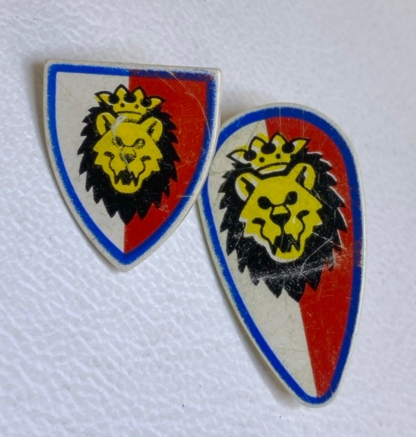 LEGO Castle Vintage Shields Fun Pack of 2 Lion Pattern (Marked)