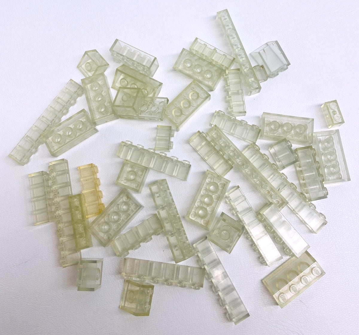 LEGO Vintage Trans Clear Fun Pack Mixed Bricks and Slopes – BrickResales