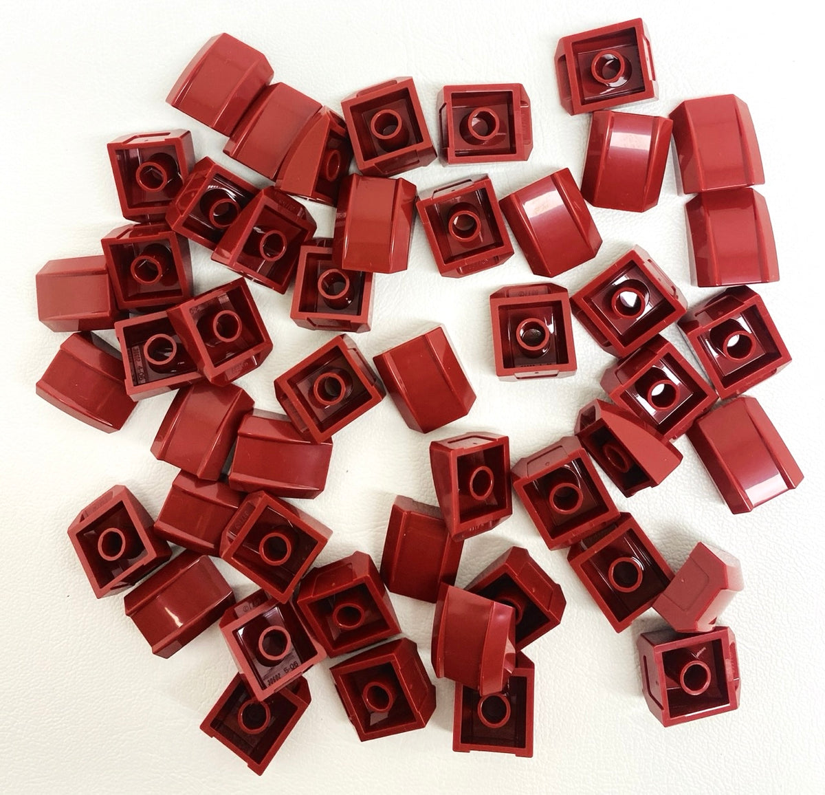 LEGO Dark Red Slope Curved 2x2 with Lip BRAND NEW Fun Pack – BrickResales