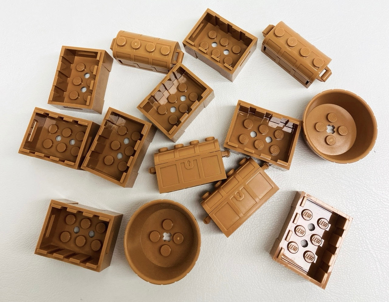 LEGO Medium Nougat Cargo Container Fun Pack Barrels Crates and Treasure Chest