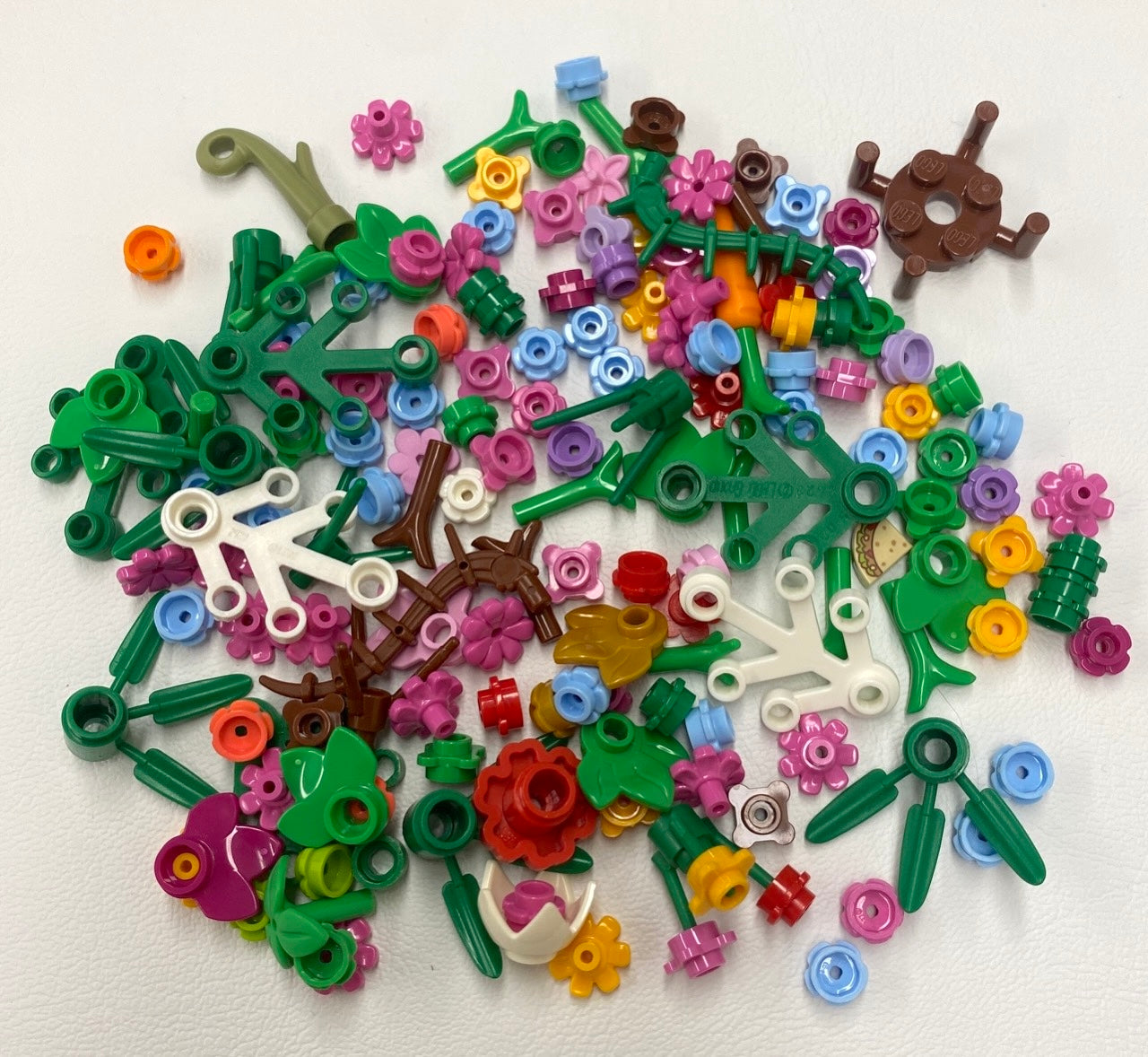 LEGO Plants Mixed Fun Pack Leaves Flowers Leaves Foliage
