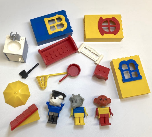 LEGO Vintage Fabuland Fun Pack Mixed Figures and Pieces