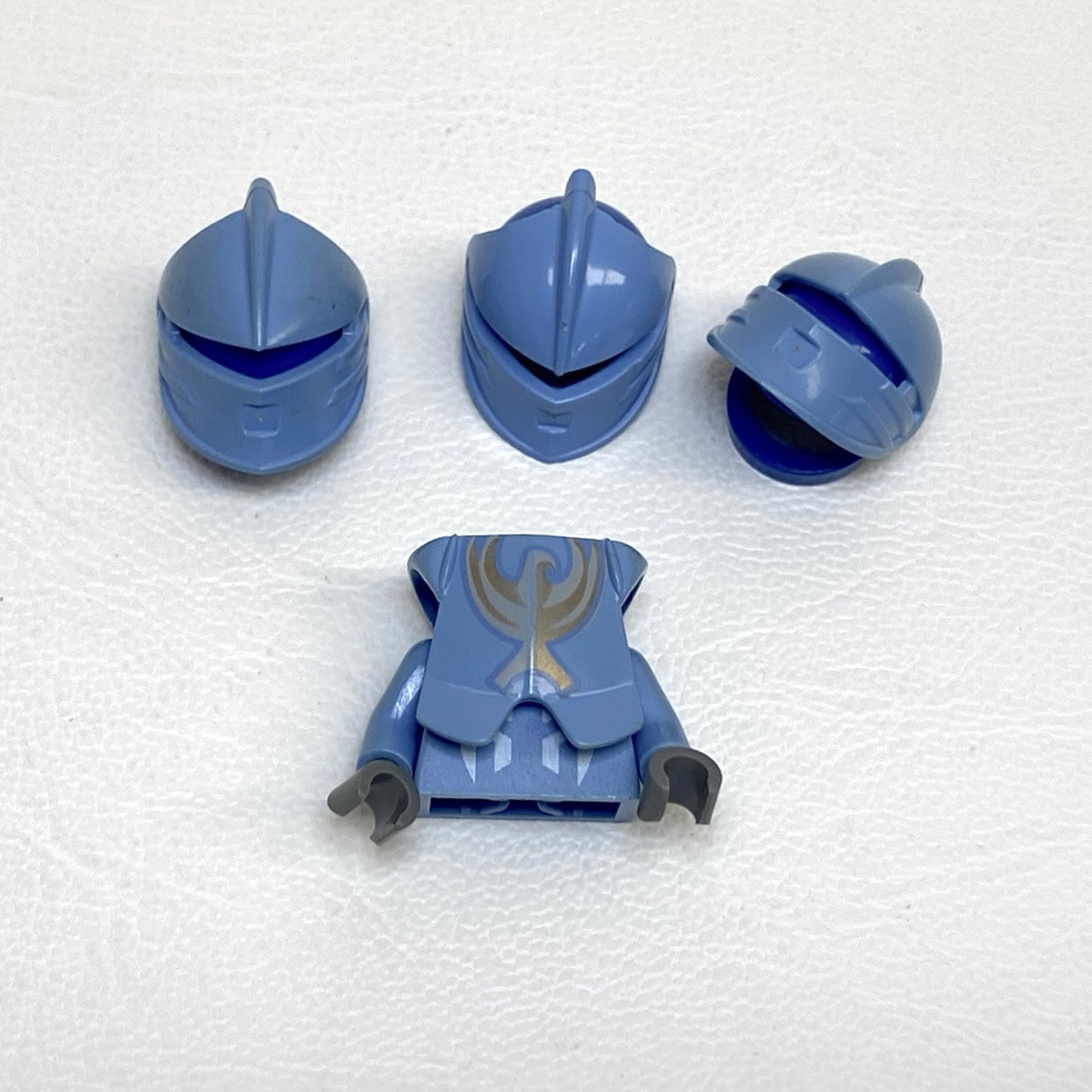 LEGO Castle Medium Blue Breastplate Armour and Helmet Visor Fun Pack