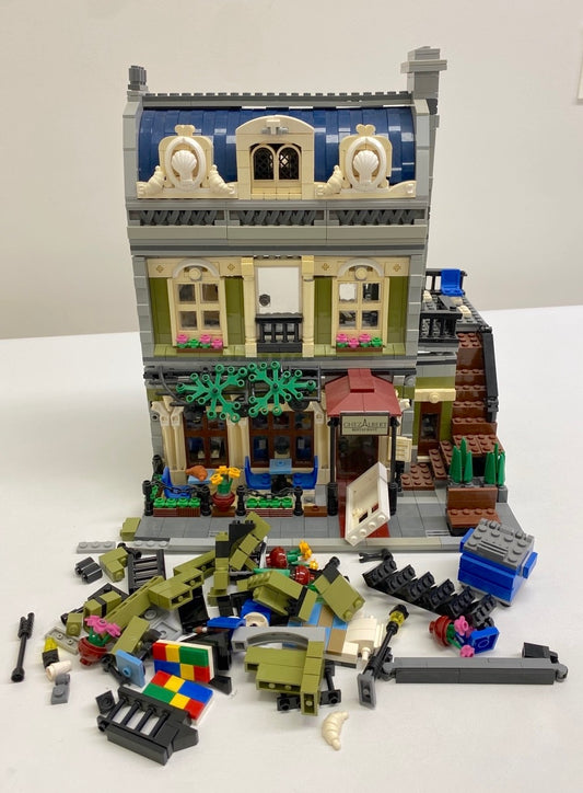 LEGO Creator Parisian Restaurant Modular Building Set #10243 - See Description