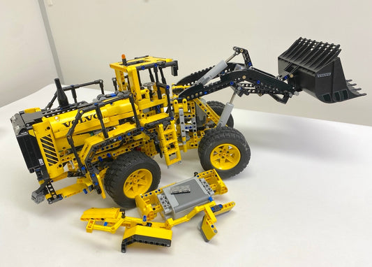 LEGO Technic Volvo L350F Wheel Loader - Set #42030 As Pictured