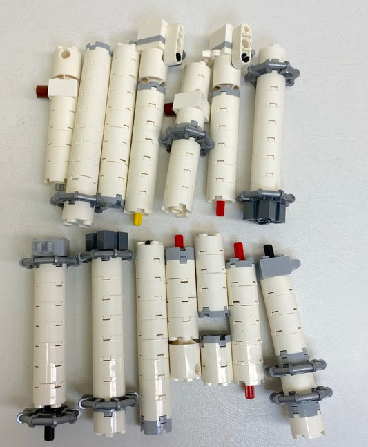 LEGO White Round Brick 2x2 Fun Pack with Extra Pieces - Supports from Roller Coaster