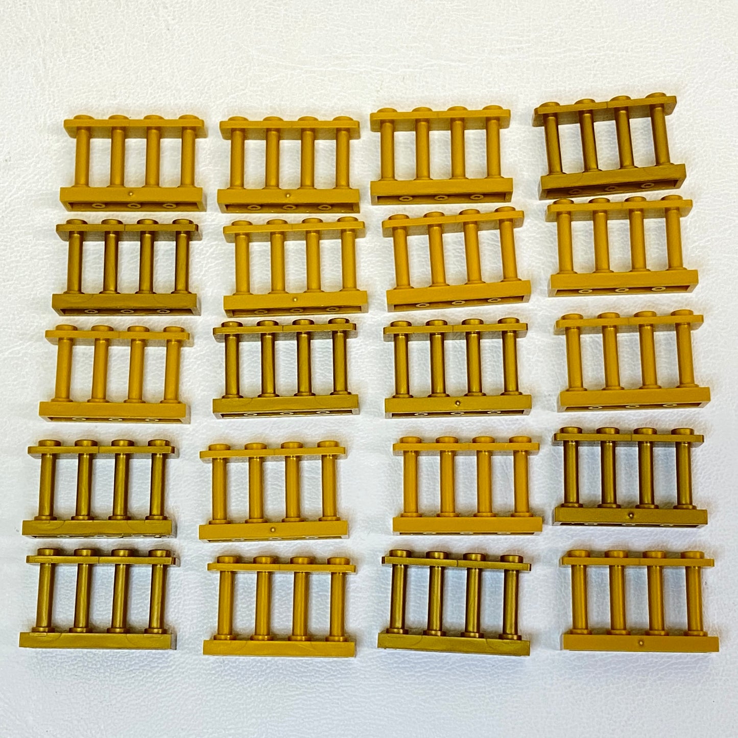 LEGO Pearl Gold Spindled Fences Fun Pack of 20