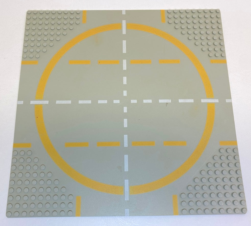 LEGO Space Vintage Baseplate 32x32 Light Grey (Old Shade) 9-Stud Landing Pad