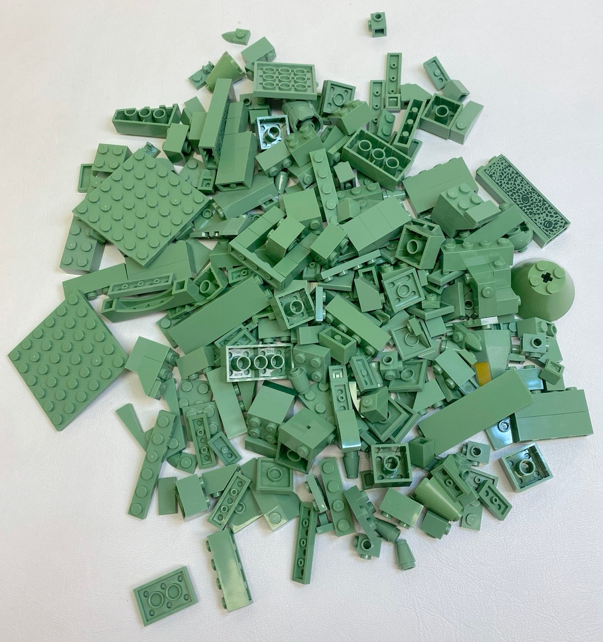 LEGO Sand Green Fun Pack Mixed Pieces
