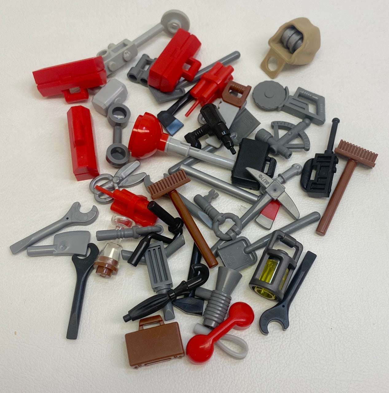 LEGO Minifigure Workshop Accessory Fun Pack Mixed Pieces