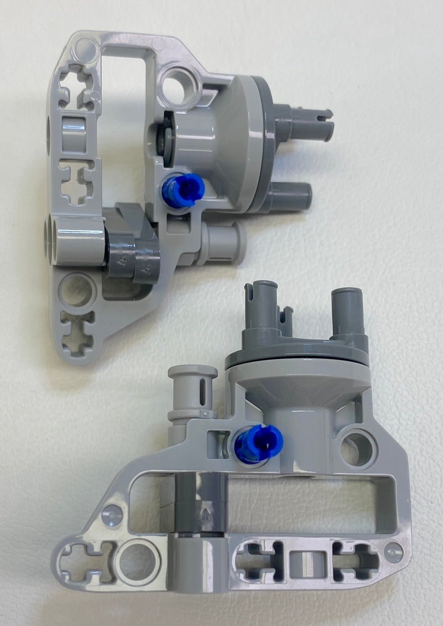 LEGO Technic Steering Portal Axle Pack of 2 Light Bluish Grey with Dark Bluish Grey Wheel Hub