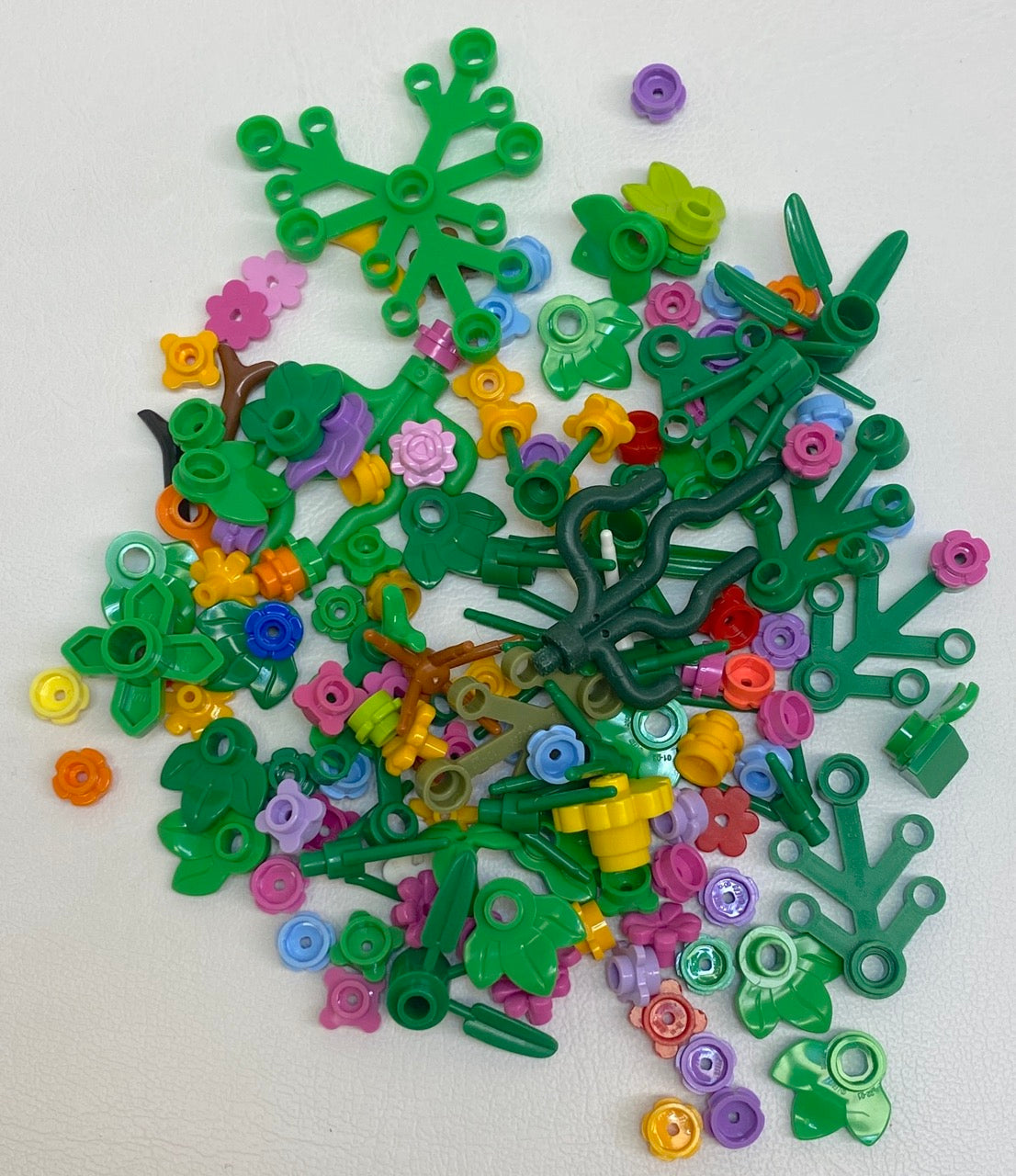 LEGO Plants Mixed Fun Pack Leaves Flowers Foliage