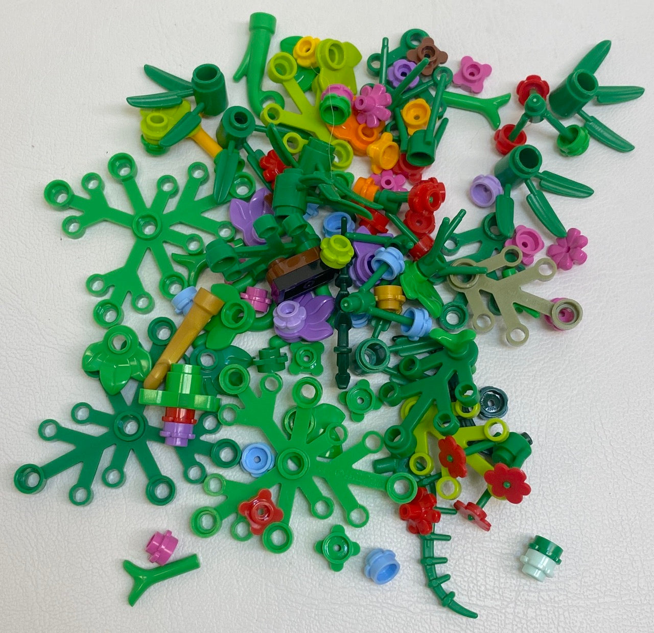 LEGO Plants Mixed Fun Pack Leaves Flowers Foliage