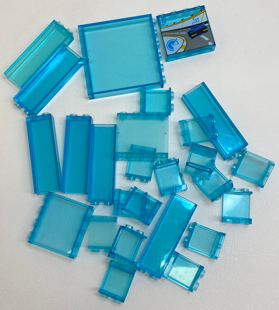 LEGO Trans Light Blue Panel and Brick Mixed Fun Pack