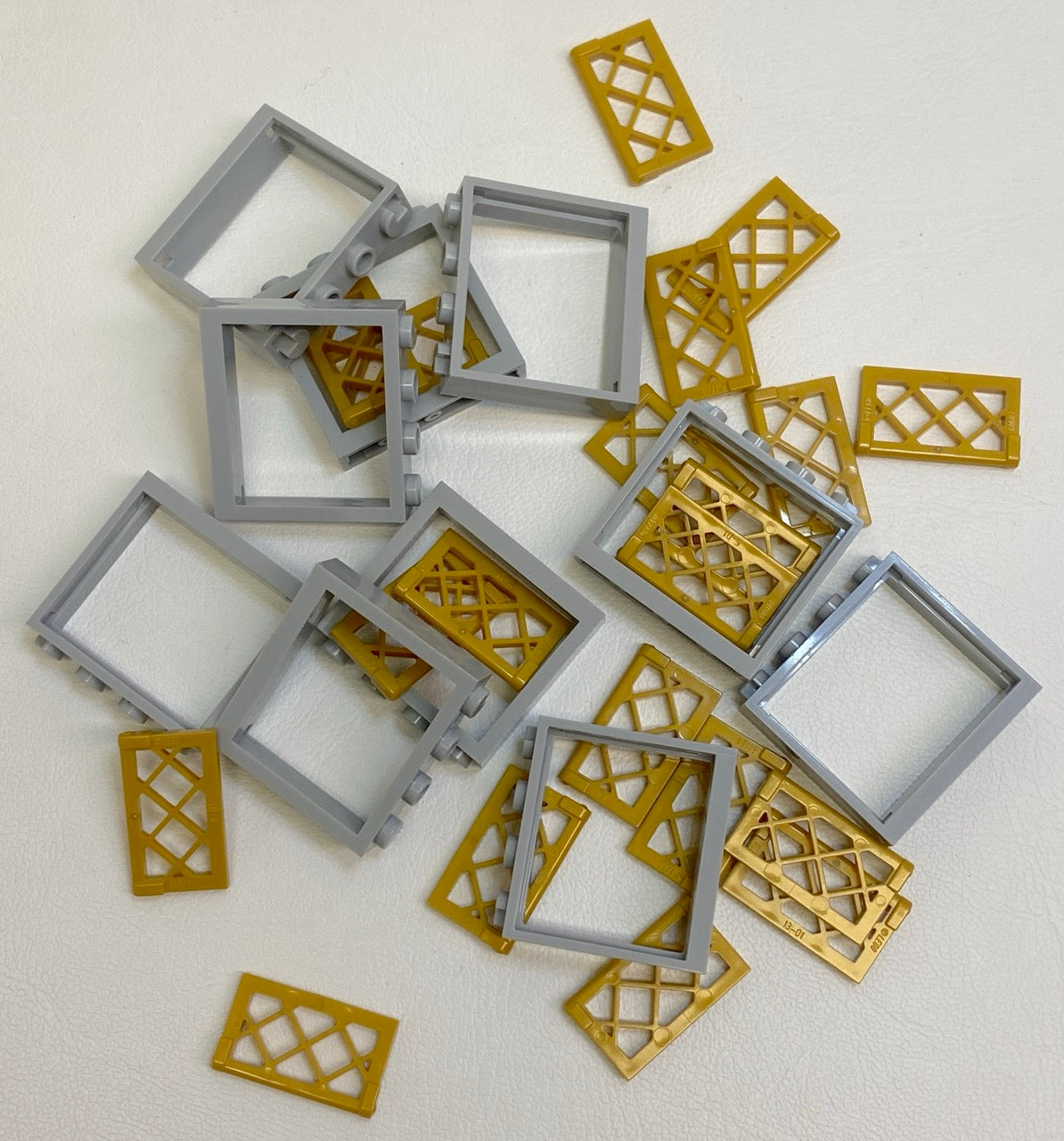 LEGO Window Fun Pack BRAND NEW Light Bluish Grey Frames with Pearl Gold Lattice Shutters