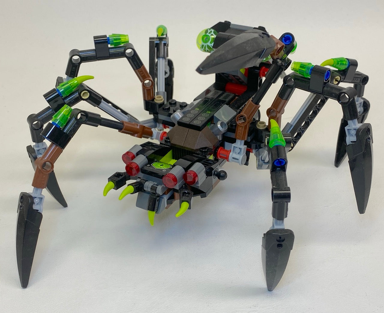 LEGO Legends of Chima Sparratus' Spider Stalker Set #70130 As Pictured
