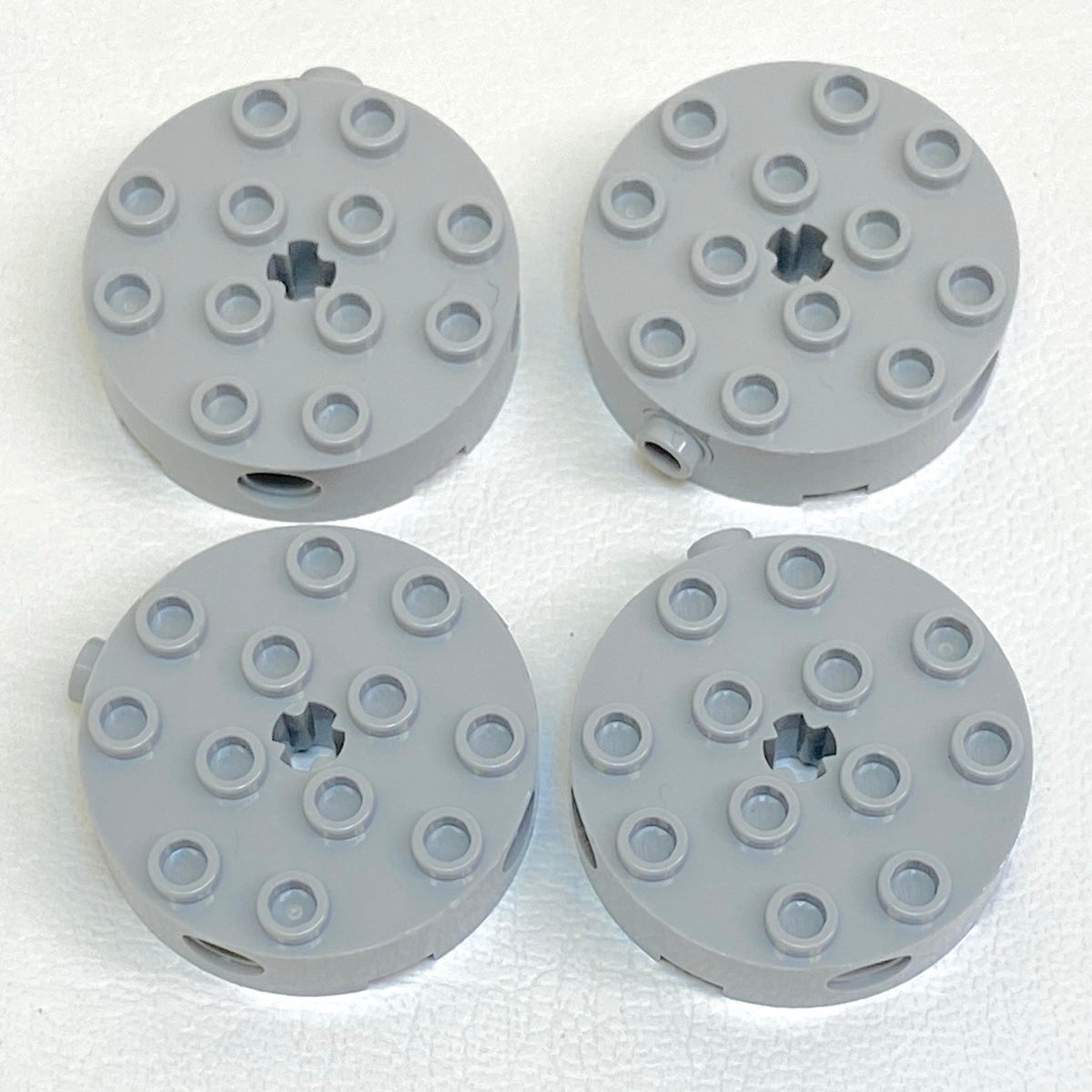 LEGO Round 4x4 Brick Pack of 4 Light Bluish Grey