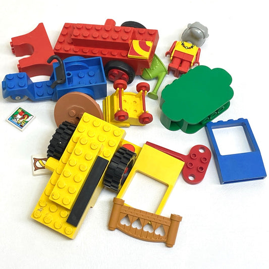 LEGO Vintage Fabuland Fun Pack Mixed Figures and Pieces