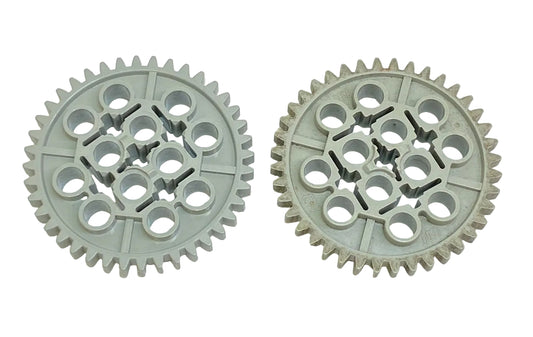 LEGO Technic 40 Tooth Gears Fun Pack of 2 Light Grey (Old Shade)
