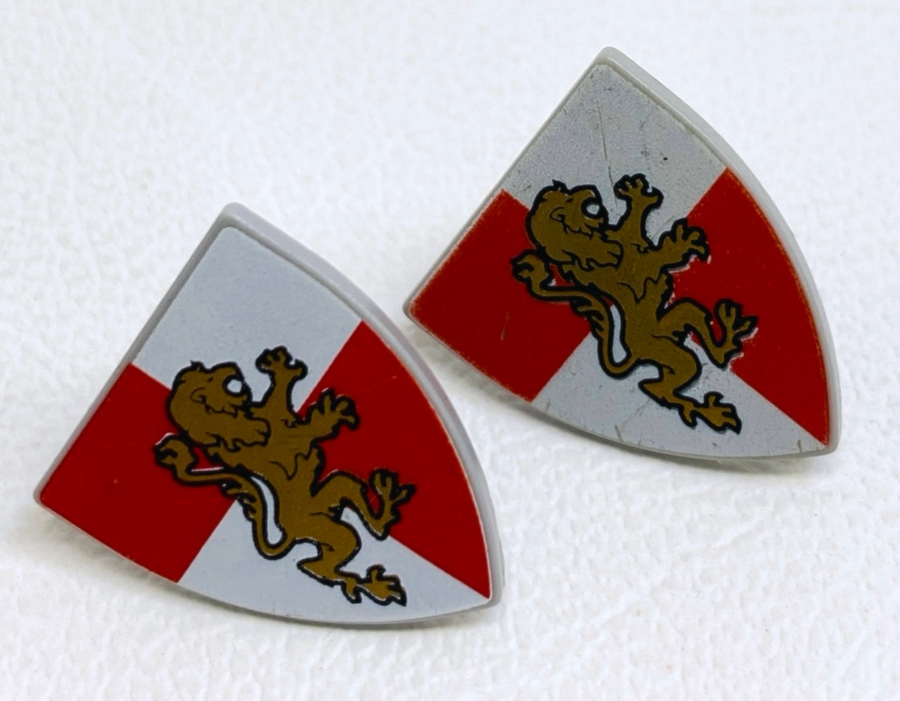 LEGO Castle Shields Fun Pack of 2 Lion Pattern