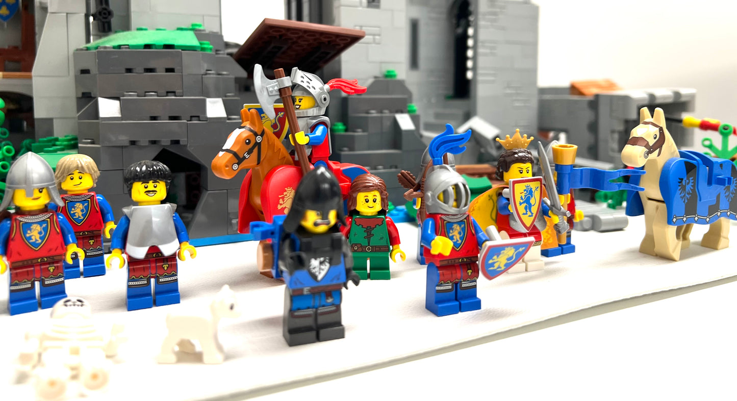 RARE!  LEGO Lion Knights' Castle Set #10305 As pictured