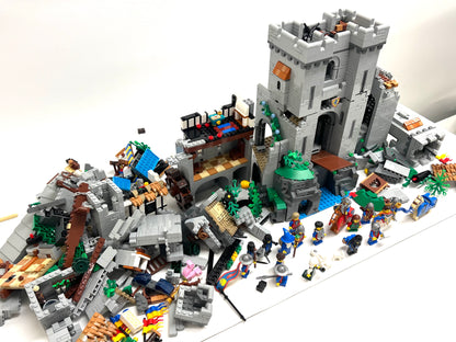 RARE!  LEGO Lion Knights' Castle Set #10305 As pictured