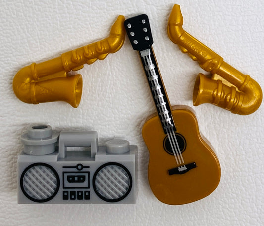 LEGO Musical Instrument Fun Pack Acoustic Guitar Boombox and Saxophones